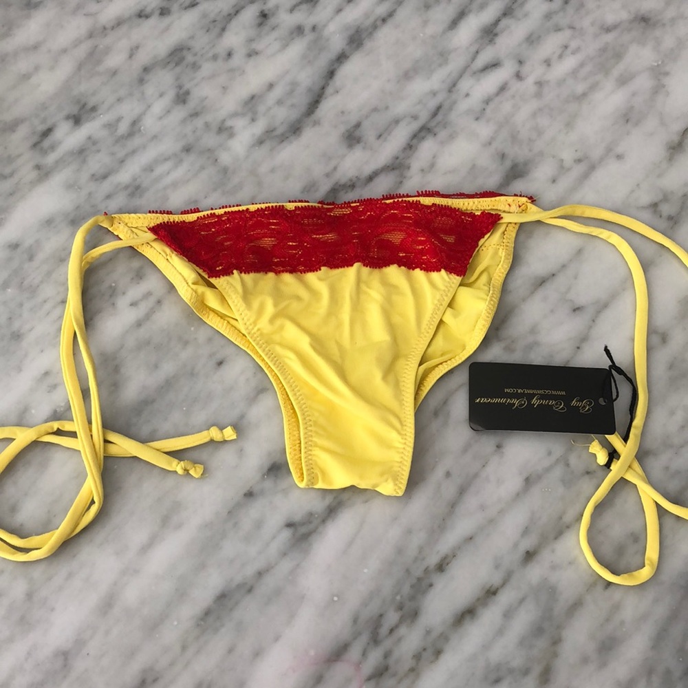 Side tie bikini bottoms